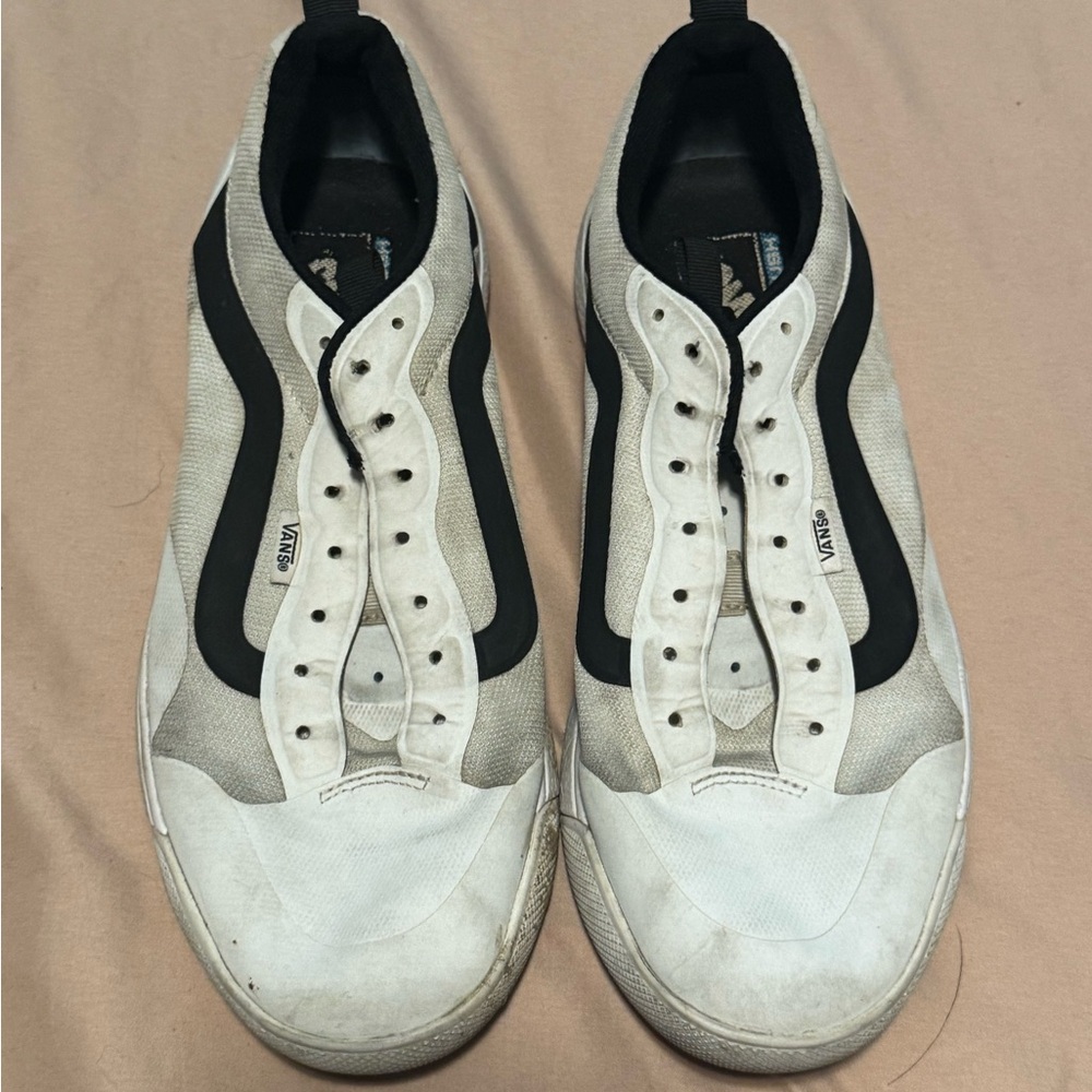 Vans Men's Black and White Sneakers